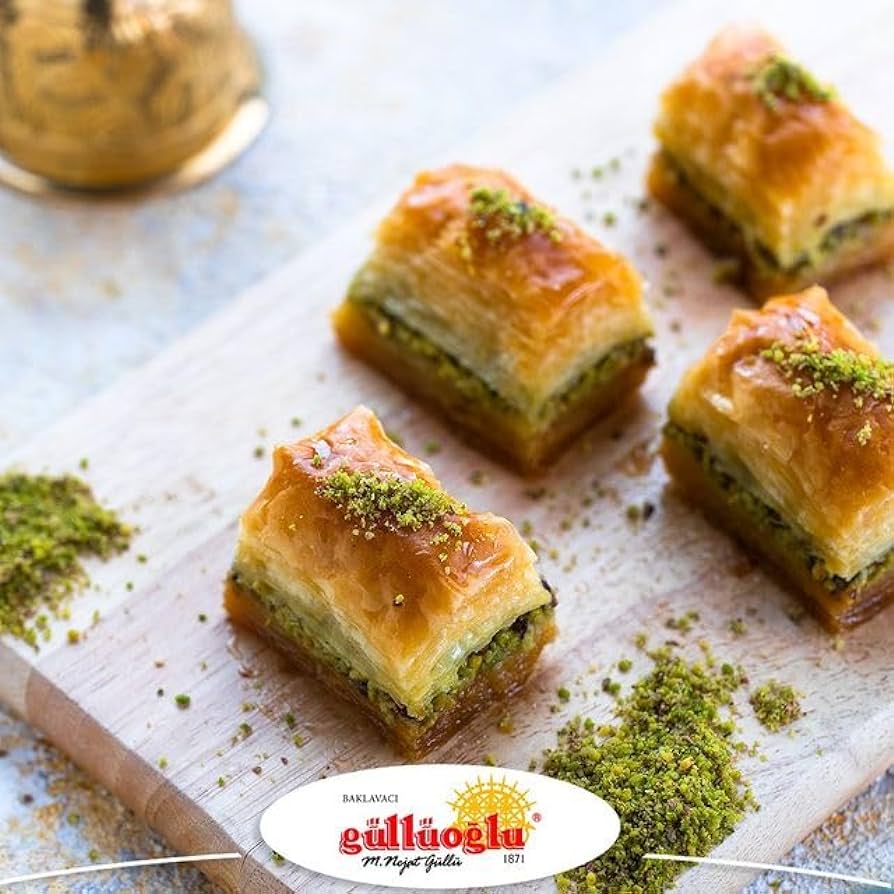 Baklavacı Güllüoğlu Pistachio Baklava - Güllüoğlu Antep Fıstıklı Baklava